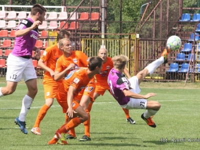 Remis na stadionie lidera