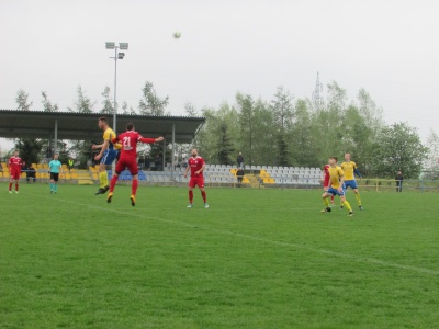 SPEKTAKULARNE TRAFIENIA