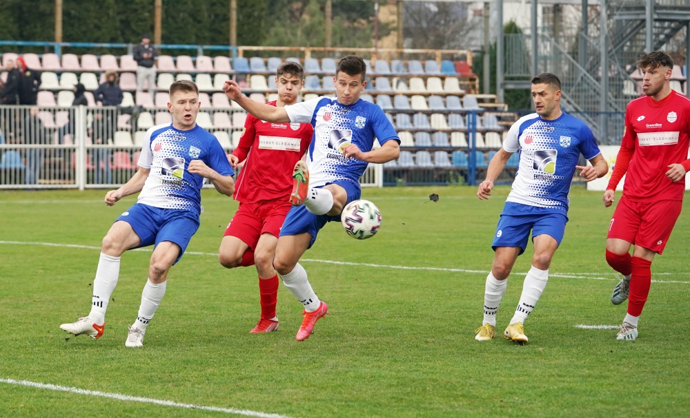 GRA SIĘ TAK JAK PRZECIWNIK POZWALA